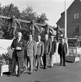 Invigning av rallarmonument vid Kiruna Centralstation. Generaldirektör, Gd, Erik Upmark, 4:a från vänster