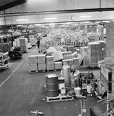 Godsterminal. Nya godsmagasinet. Travers för förflyttning av pallyftare med godspallar