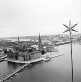 Riddarholmen sedd från Stadshusets torn. Provisoriska pontonbron 