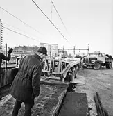 Militärförband lastar