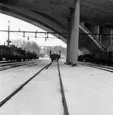 Landsvägsbro över bangård