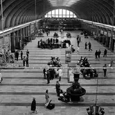 Stora hallen, Stockholm Central. Fotot taget mot vänthallens södra del, och resturangen.