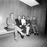 Statens Järnvägars konferens med privata reseagenter. Från vänster 
Hugo Lindberg, Oscar Hellberg Sv Lloyd, Monica Tureson Gotlandsbolaget, 
Ingmar Bredenberg Svea resebyrå, Arne Moberg Statens Järnvägar