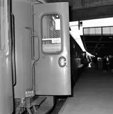 Destinationsskylt och varningsskylt