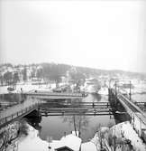 Broöppning. Den öppningsbara svängbron i Stäket, Kallhäll
