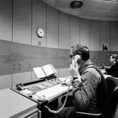 Statens järnvägar SJ Tågradio i SL-tåg. Reportage om Tåg-radio i SL-tåg.
