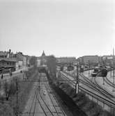 Bangården Stockholm södra. Katarina kyrka i bakgrunden och Hotel Malmen syns till höger.