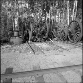 Ångdom och vagnshjul mm på Vislanda skrotplats.