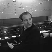 Personal vid det elektroniska ställverket.