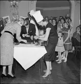 Tävling under ett reklamevenemang för Nils Holgersson turen som Statens Järnvägar anordnade.