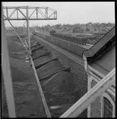 Grus och sand i olika depåer.