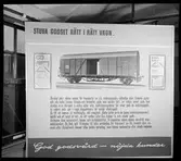 Informationstavla om lastning av rätt gods i rätt godsvagnstyp.