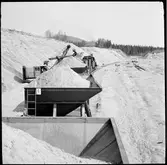 Gruslastning i Gårdnäs grusgrop.
