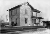 Skåne - Hallands Järnväg, SHJ, Eldsberga järnvägsstation. Nu till byggnad en våning.