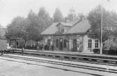 Station på föredetta Hallsberg-Motala-Mjölby Järnväg (HMMJ)
1879 tog SJ över linjen