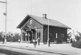 Hällbybrunn station.