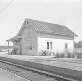Före 1.1.1891 var namnet NORDANÖ .Stationen uppförd 1876. Ombyggd i mitten av 1930-talet och samtidigt uppfördes ny bostadslägenhet för stationsmästaren .