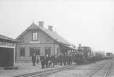 Landsbro station. Namnet var före 1/6 1895 LANNASKEDE. Station anlagd 1885. En- och enhalvvånings stationshus i trä 
Repr SN.n
HvSJ 3 