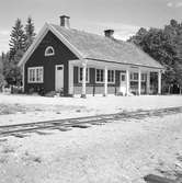 ÖSmJ ,Östra Smålands Järnväg.
Hållplats anlagd 1922. Envånings stationshus i trä