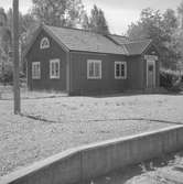 Hållplats anlagd 1922. Envånings stationshus i trä, moderniserat 1944