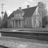 Stationshuset, en- och enhalvvånings i trä, ombyggt 1922 
MÅJ , Mönsterås Järnväg