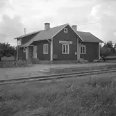 Alva kyrka hållplats.