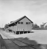 Magasin vid Asarum station.