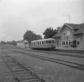 Åseda station. På spåret står SJ YP 900. Tidigare littera var YC05p från 1955 och YB05p från 1956.