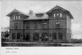 Järnvägsstationen i Hasslarp. Vid järnvägsspåret mellan Åstorp och Mölle.
Järnvägsstationen byggdes 1898, därför måste bilden vara från ett senare datum