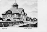 Östra järnvägsstation i Karlstad. Stationshuset byggdes 1903. Vid järnvägsspåret mellan Kristenehamn och Fryksta. Eldrift infördes på denna bansträcka 1937