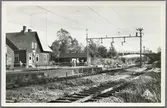 Ryr station sedd från spårsidan.
