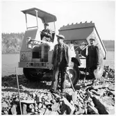 Linjen vid Båtsjön med grävmaskin och dumpers.