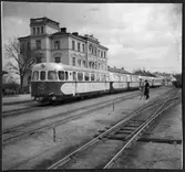 Rälsbusståg redo för avgång från Västervik station.