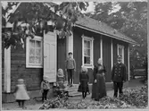 Stationskarl Dahl med familj.
