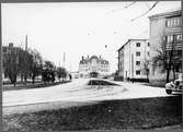 Norrköping i närheten av Östra stationen. Till vänster i bild skymtar gamla stationshuset.