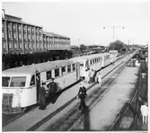 Lidköpings Järnvägar LJ Motorvagn 24B med släpvagn.