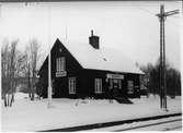Bergfors station öppnades 1903 med stationshus i trä. Elektrisk växelförregling. Delen av Malmbanan vid Bergfors elektrifierades 1915. Stationen upphörde 1997.