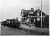 Norra Hälsingslands Järnväg, NHJ Bergsjö station. Station anlagd 1896 med  tvåvånings stationshus i trä. Den upphörde 1962.