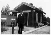 Nytt stationshus, tvåvånings i trä, sammanbyggt med godsmagasinet, byggt bredvid 1945.