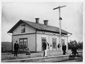 WBJ , Varberg - Borås Järnväg.
Station anlagd 1880. Envånings stationshus i trä.