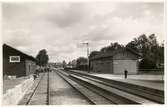 WBJ , Varberg - Borås Järnväg.
Station anlagd 1880. Envånings stationshus i trä.