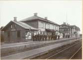 Bräcke station med personal på 1900-talet.