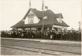 Vy vid Dala-Järna. Hette tidigare Uppsälje.Stationshuset uppfördes 1902. Några större ombyggnadsarbeten har sedan dess ej ägt rum