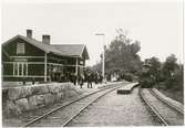 Erkens hållplats anlades 1897. År 1945 så moderniserades byggnaden.