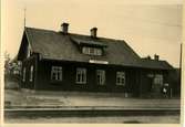 Envånings stationshus i trä  Håll- och lastplats öppnad 1.1.1913