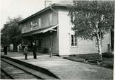 Stationen öppnad 6.11.1875. Tvåvånings stationshus i trä. Stationshuset renoverades och moderniserades under 1947-48. Mekanisk växelförregling.