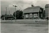 Station anlagd 1906. Envånings stationshus i trä, byggt i vinkel 
HvMJ , Vetlanda - Målilla Järnväg.
Nedlläggning av bandelen Sävsjö--Vetlanda-Målilla
Målilla 1961-09-01.
T-semafor