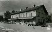 Station anlagd 1878. Tvåvånings stationshus i trä. Mekanisk växelförregling