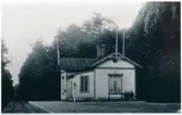 Uddevalla - Vänersborg - Herrljunga Järnväg, UWHJ Lilleskogs Station Ursprungligt utdeende vid husets uppförande omkring 1890.