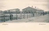 Stationen öppnad 1901 med ett stationshus i trä, som ansågs vara ett provisorium tills banan dragits in till Kristianstad C. Nytt stationshus byggdes dock först 1954-55, varefter det gamla revs. Namnet ändrades senare till Öllsjö.